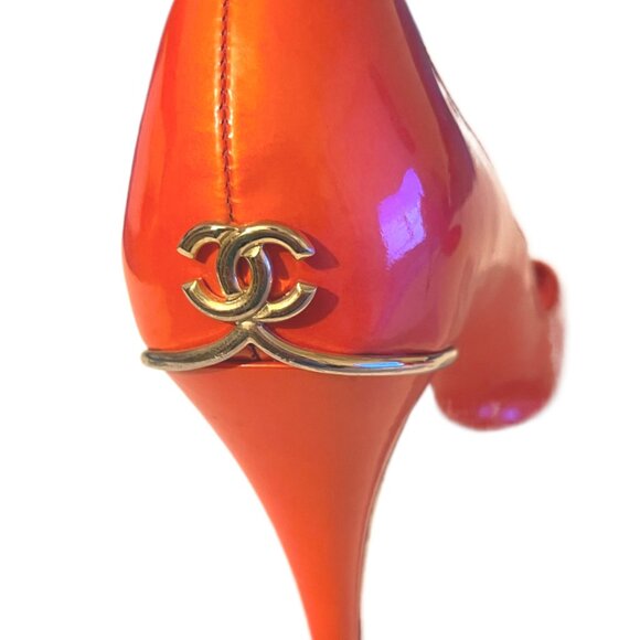 Chanel Coral Gold CC Logo Patent Leather Peep Toe High Heels Size 36.5 / US 6.5 - Picture 10 of 16